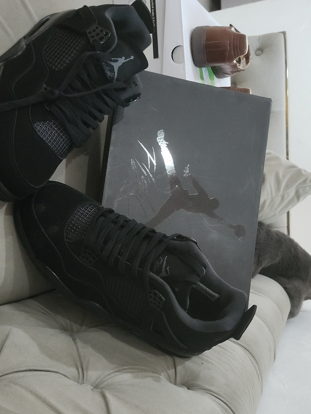 Jordan Men's All-Black Retro Basketball Sneakers